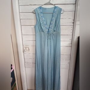 Vintage Blue Nylon Nightgown Lace Trim Embroidered Floral Sleeveless Small
